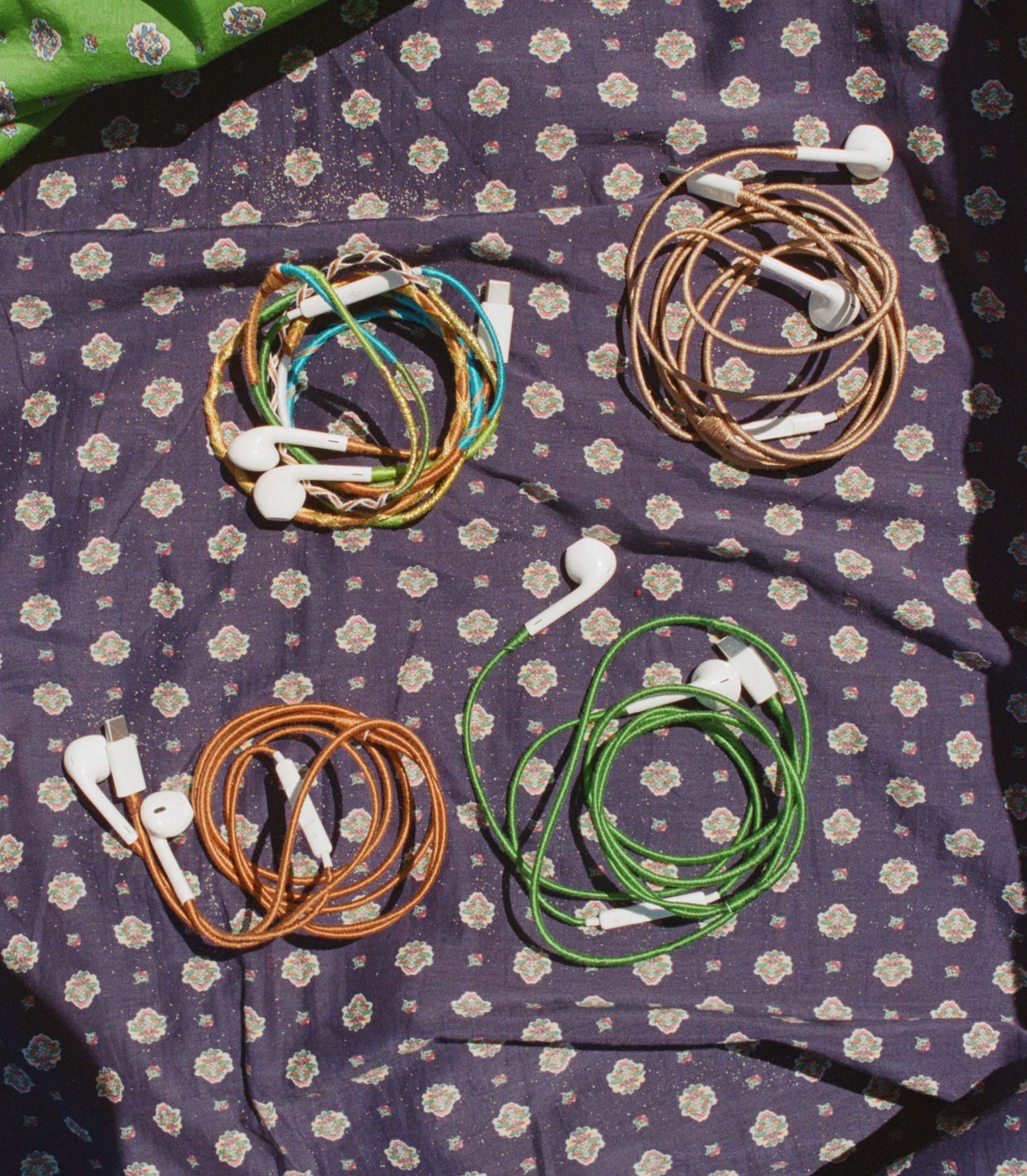 LE POM POM & DÔEN HEADPHONES -- BRONZE